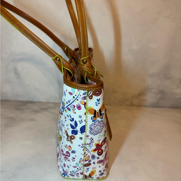 Disney Epcot Flower & Garden Festival 2019 Tote and Wallet Dooney & Bourke - Picture 10 of 15